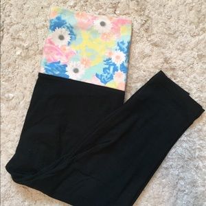 VICTORIA’S SECRET PINK cropped leggings